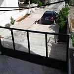 Flora's Place بيت للعطل ساراندا