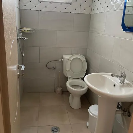 Flora's Place * Sarandë