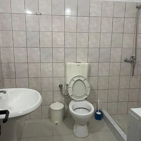 Flora's Place * Sarandë