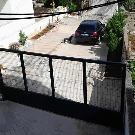 Flora's Place Holiday home Sarande